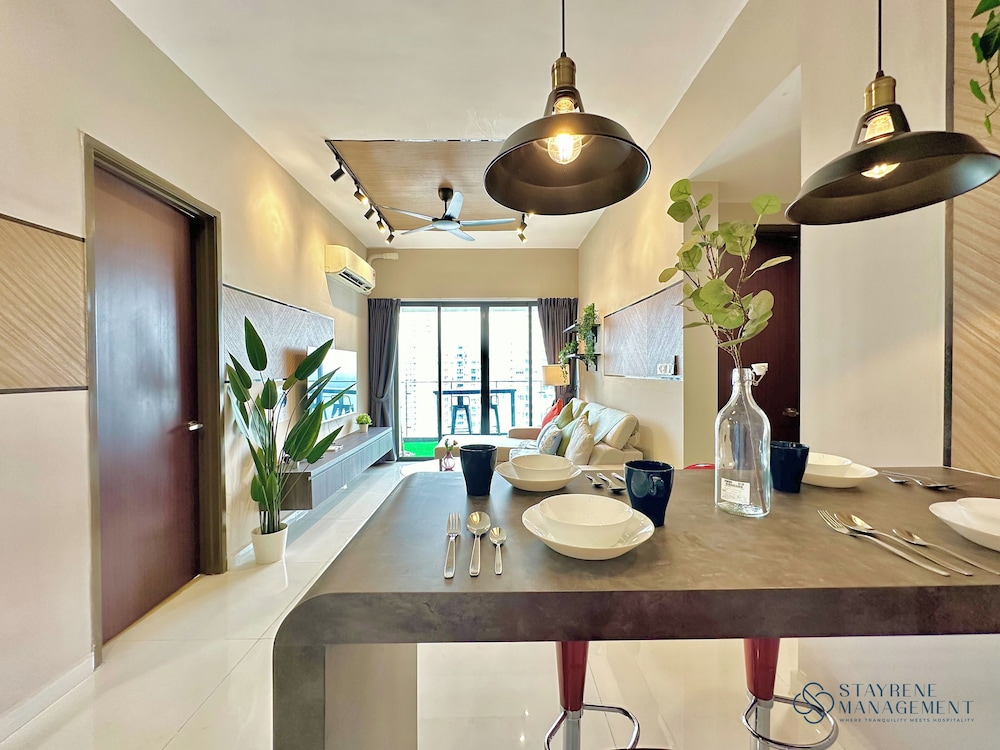 Country Garden Danga Bay Sea View Homestay by Stayrene