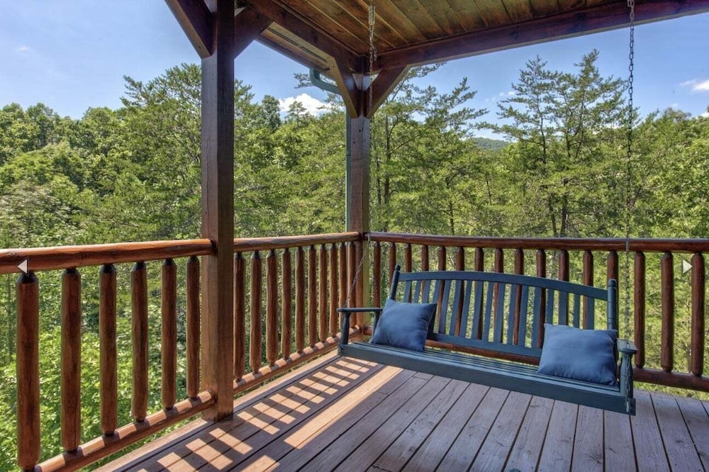 Knotty But Nice 4 Bedroom Home
