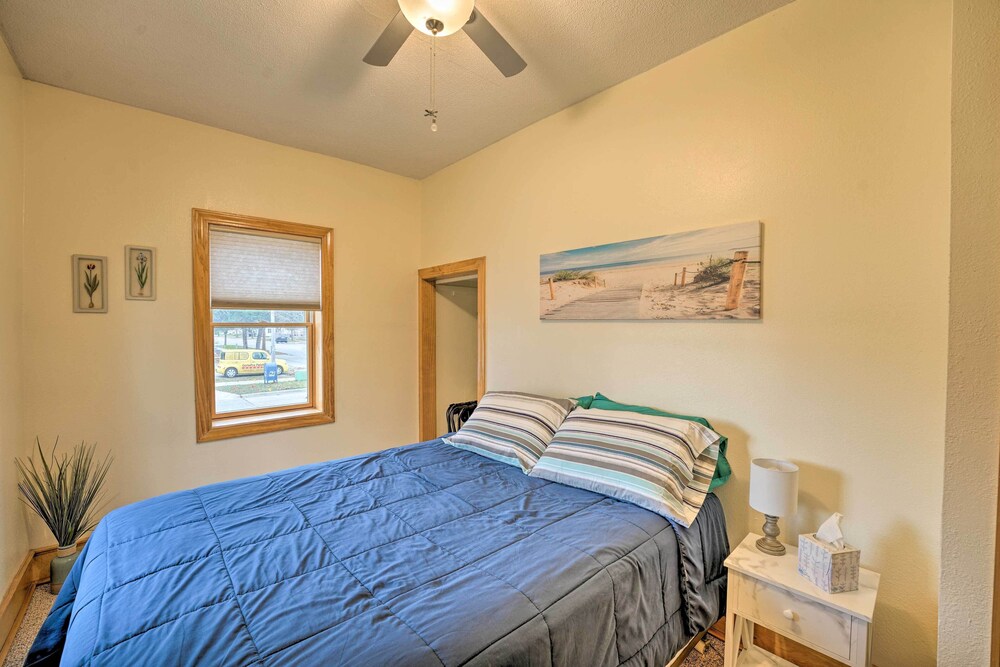 All-season Grand Haven Getaway With Deck! view 5