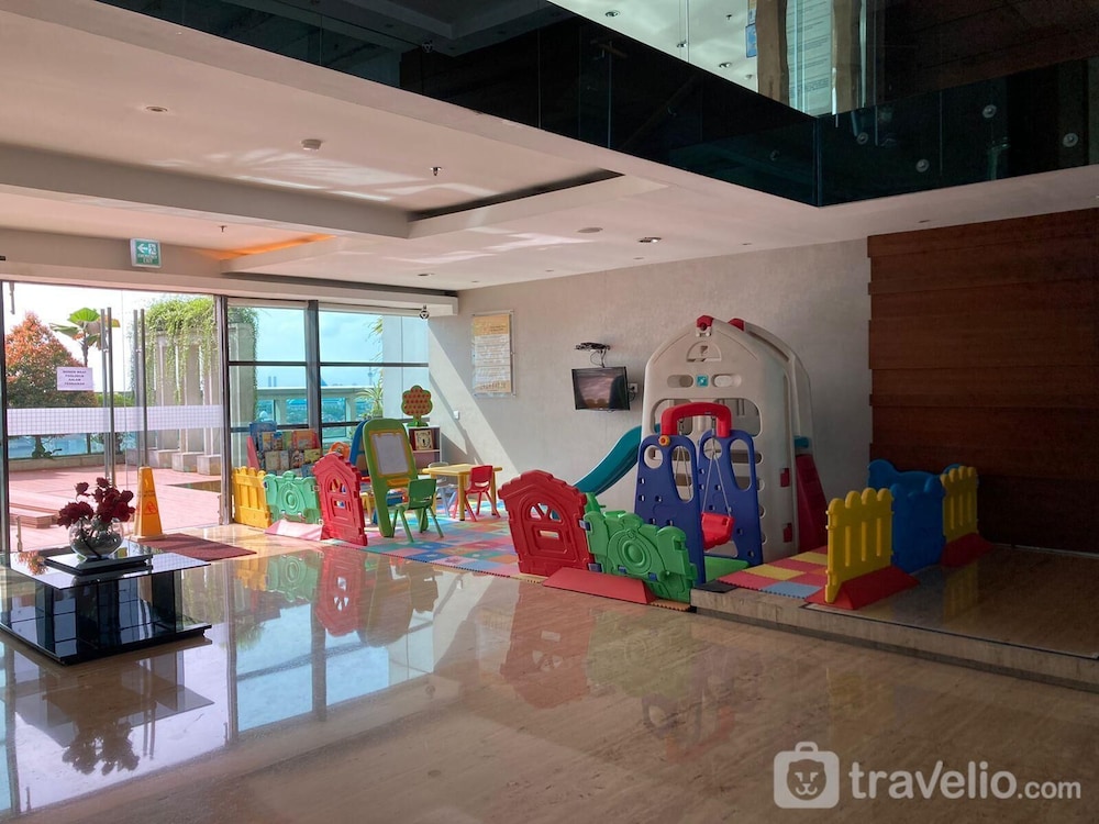 Spacious And Comfortable Living 3Br Apartment At Aryaduta Residence