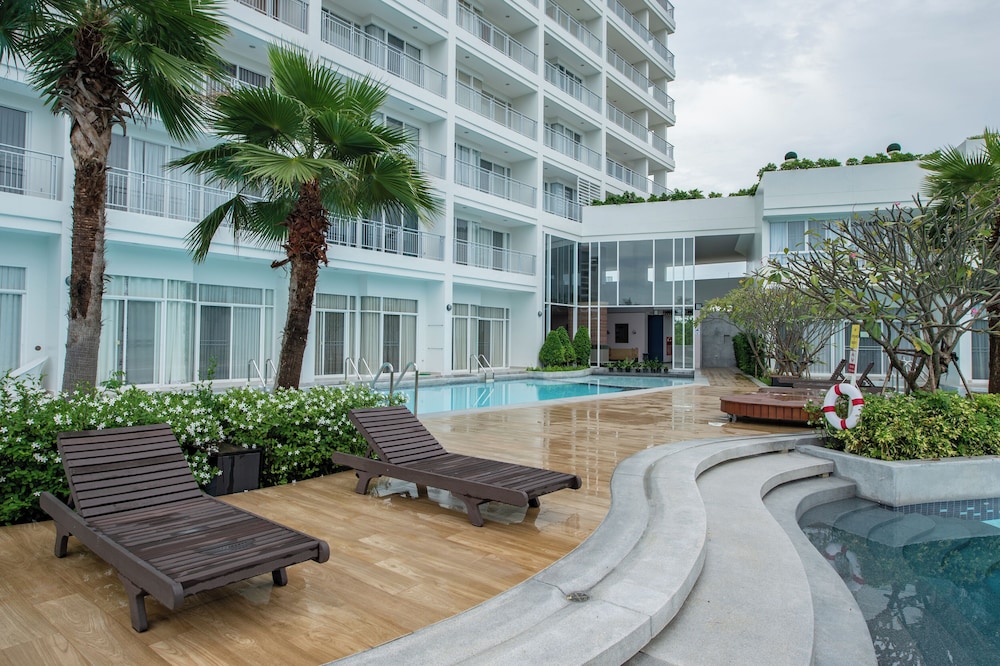 1702 - 2 Bdr Condo With Seaview Boathouse Hua Hin