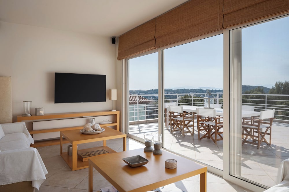 Vouliagmeni Exclusive Residence