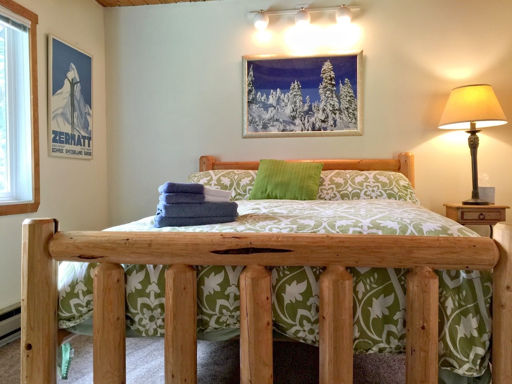 Mt Baker Rim Cabin 99 - Charming Cabin With a hot Tub, Wi-fi, Pet Friendly view 2