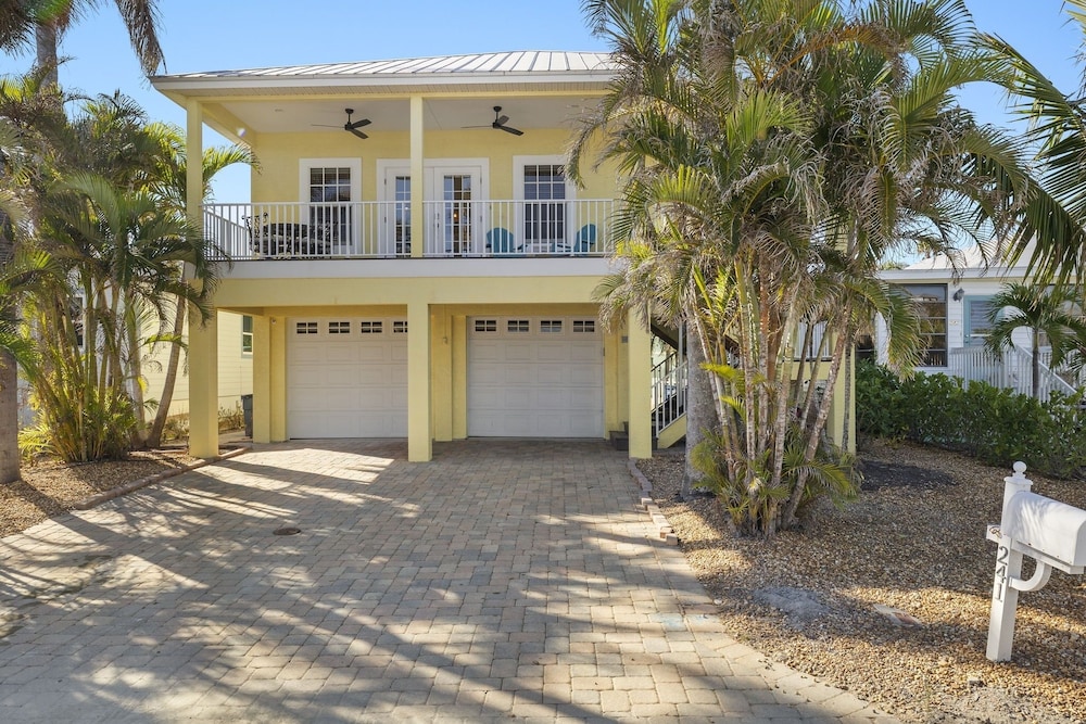 241 Oasis Pearl: 3br Pool Home! 3 Bedroom Home