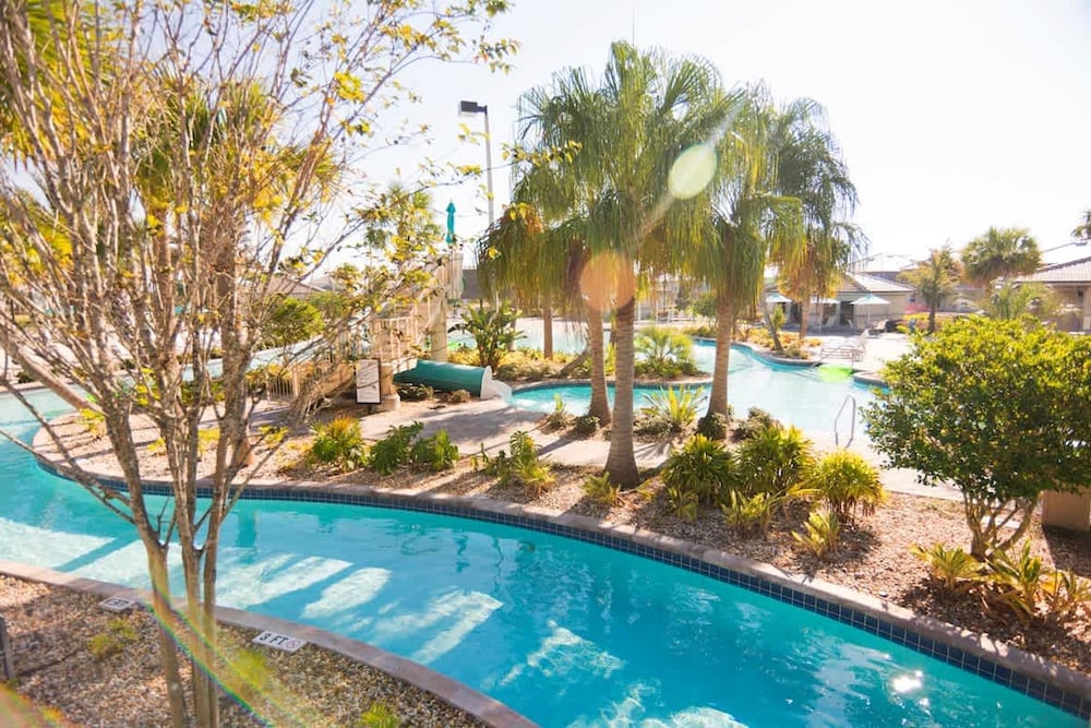 3BR up to 8 People at Champions Gate