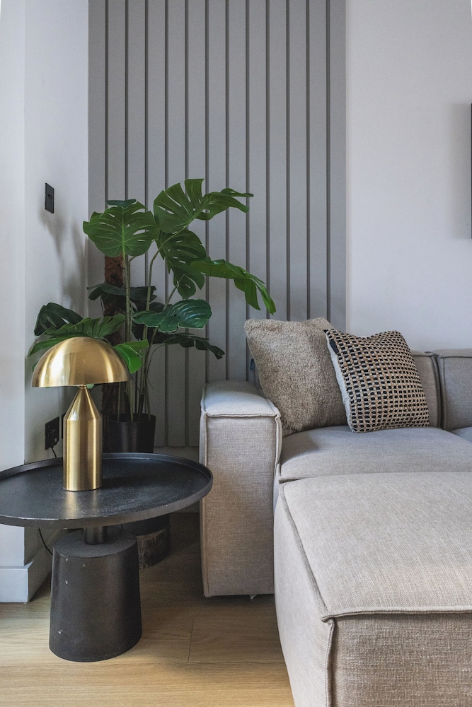 Beautiful Flat in Acton