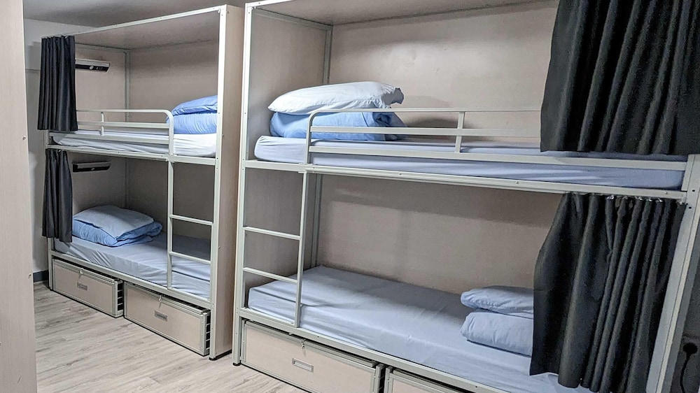 International Inn - Hostel