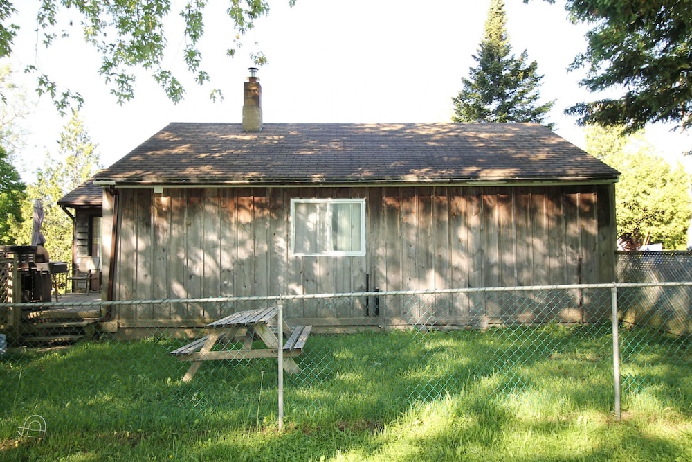 3 Bdrm Country Cottage - Main House - Rosewood Cottages