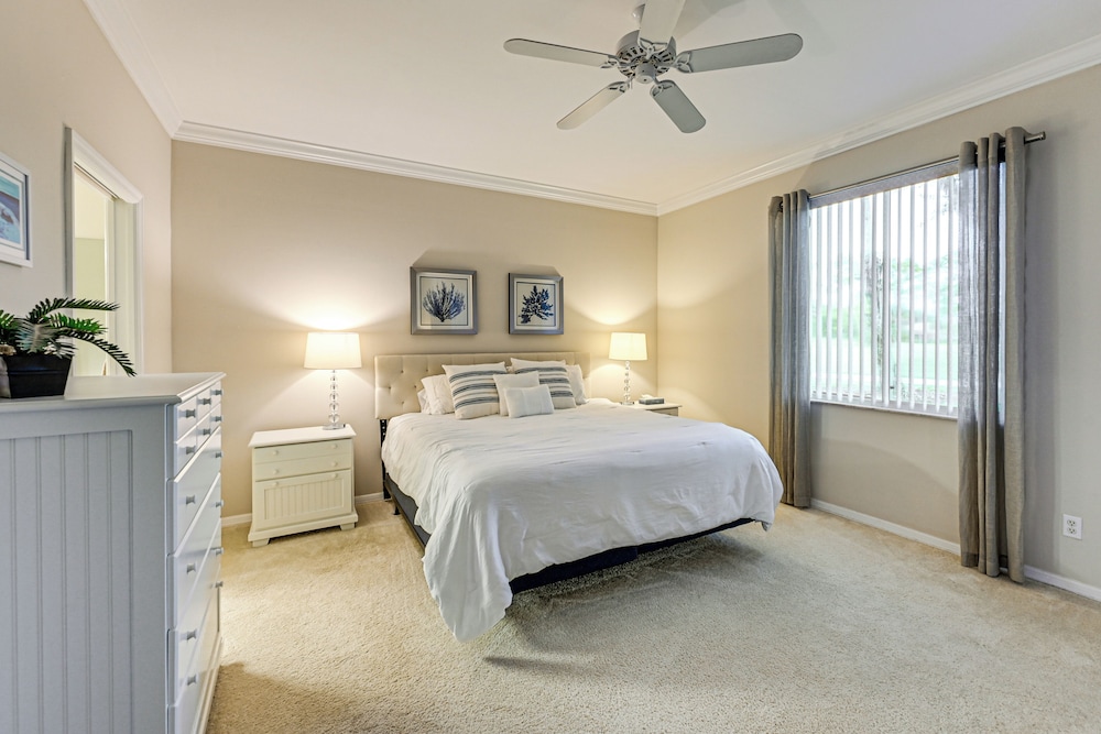 Golf, Swim & Relax! Condo 8 Mi to Dtwn Naples