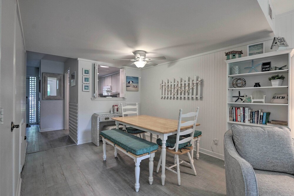 Close to Beach & Coligny Plaza: Hilton Head Condo! view 2