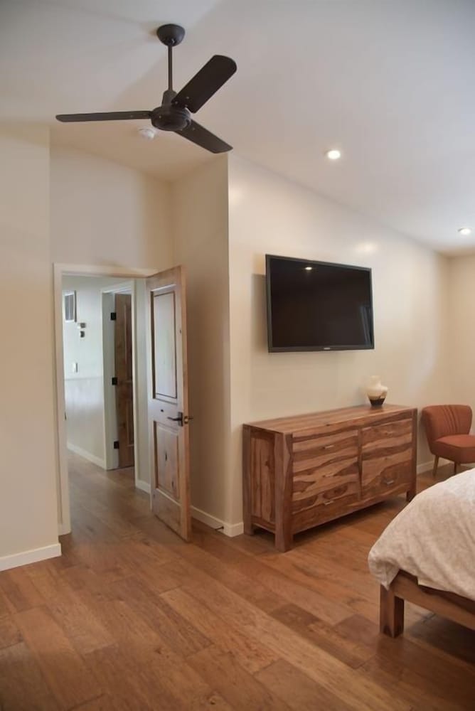 2375s Sierra House Retreat 4 Bedroom Home