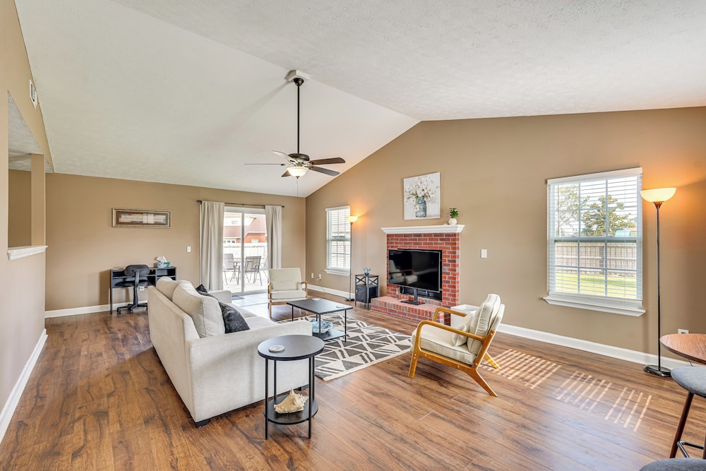 7 Mi to Dtwn Panama City: Family Home w/ Patio