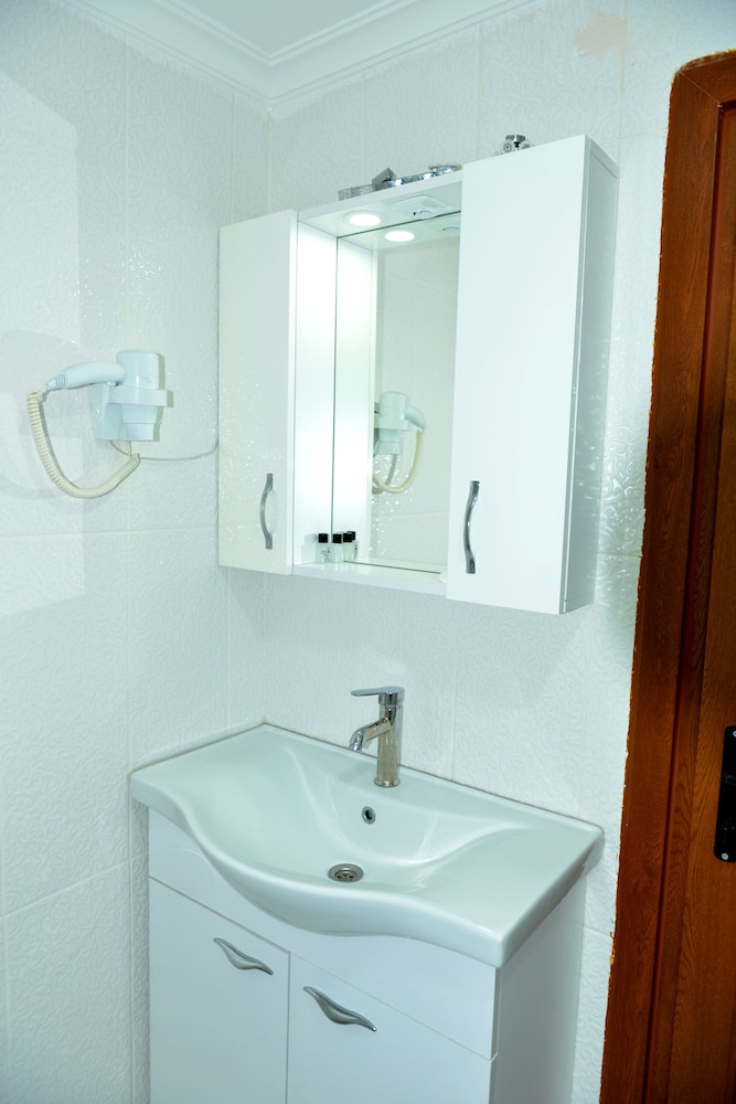 Hotel Marina City 'Otel Marina City' olur. - Image 20