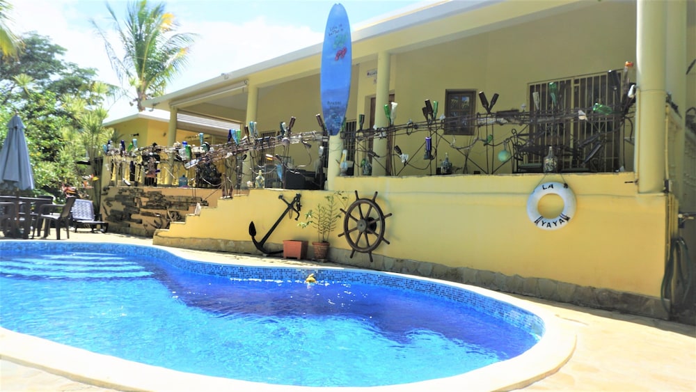 2 Bedroom 'Bird Watching Vacation' Villa