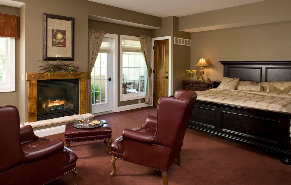 Goldmoor Inn