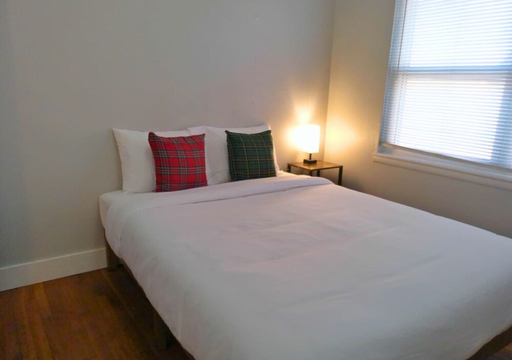 Cozy 3BR Retreat w Office