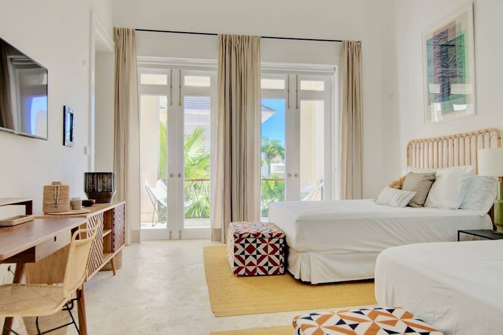 Villa Alta Gracia w Private Pool Designer Decor
