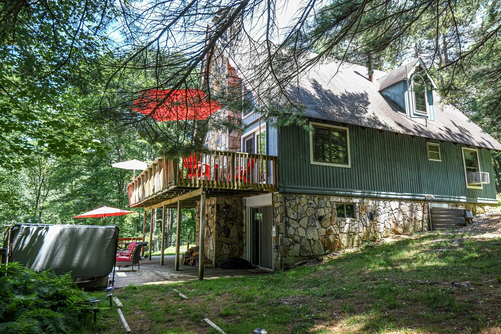 Piney Bear Cabin view 5