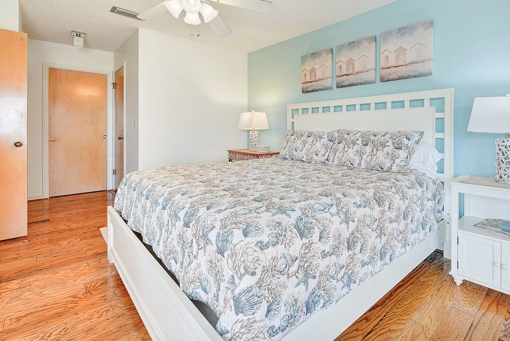 Hibiscus by Distinctive Beach Rentals view 5