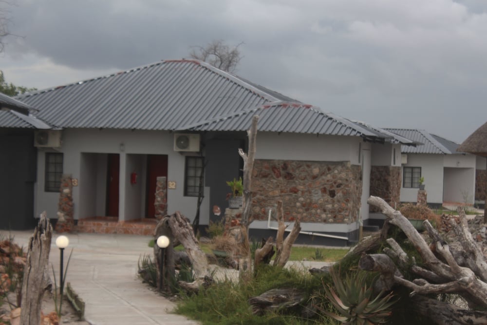 Pelican Lodge and Camping