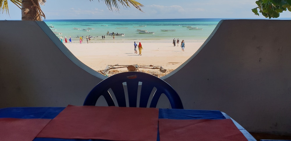 Ocean Breeze Lodge