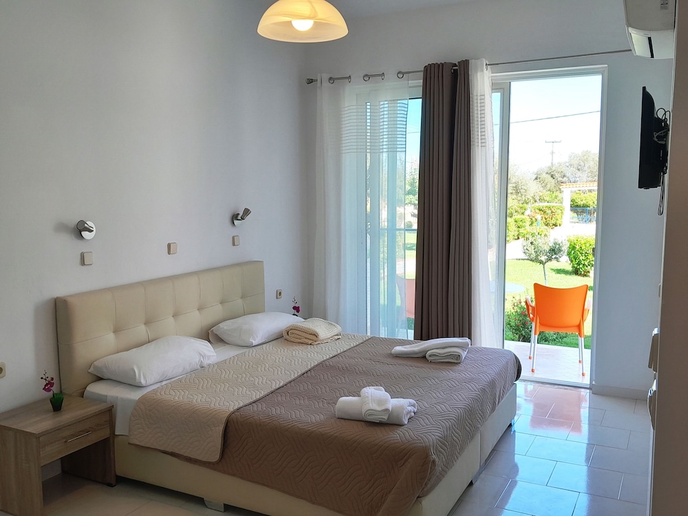 Villa Maroula