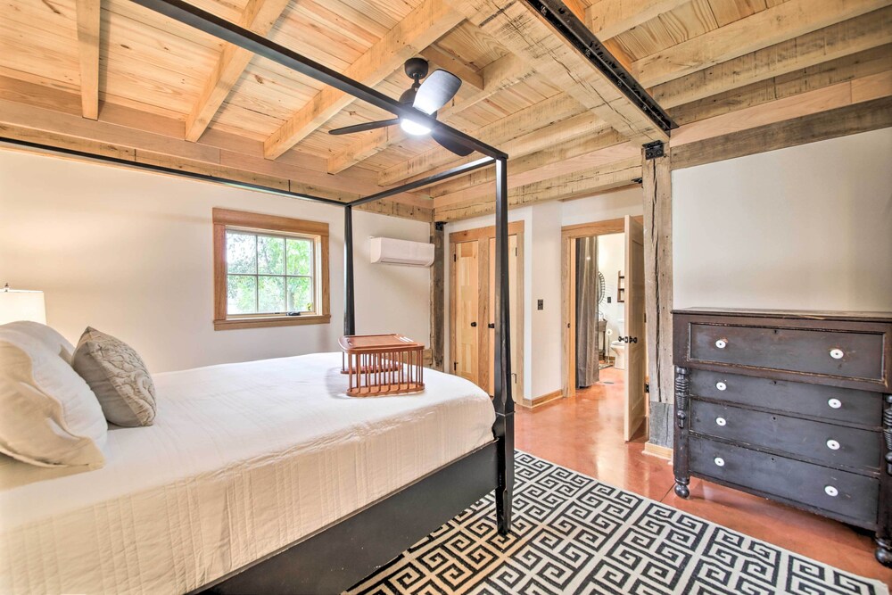 Bloomington Vacations - Bloomington Cabin: 4 Mi to Indiana University - Property Image 5