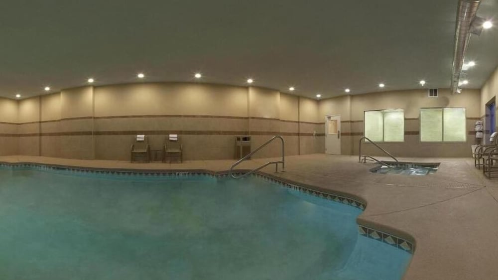 Grants Vacations - Holiday Inn Express Hotel  Suites Grants - Milan, an IHG Hotel - Property Image 9