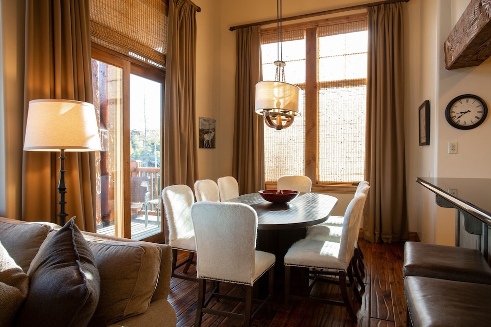 Grand Lodge - Penthouse #406 - Ski-in/out 5 Bedroom Condo