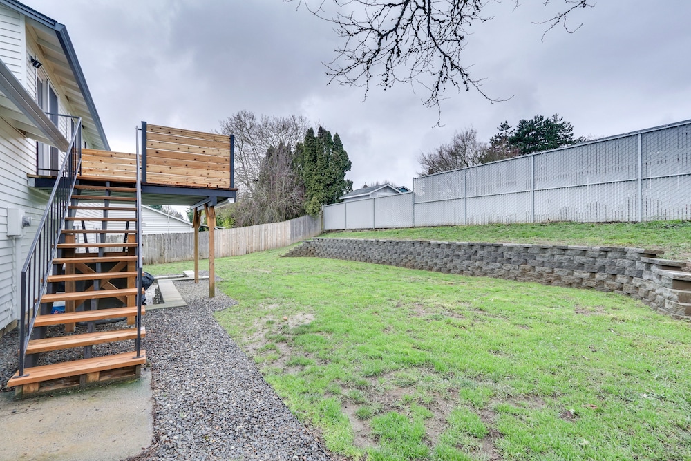Pet-friendly Vancouver Retreat w/ Home Gym & Grill view 4