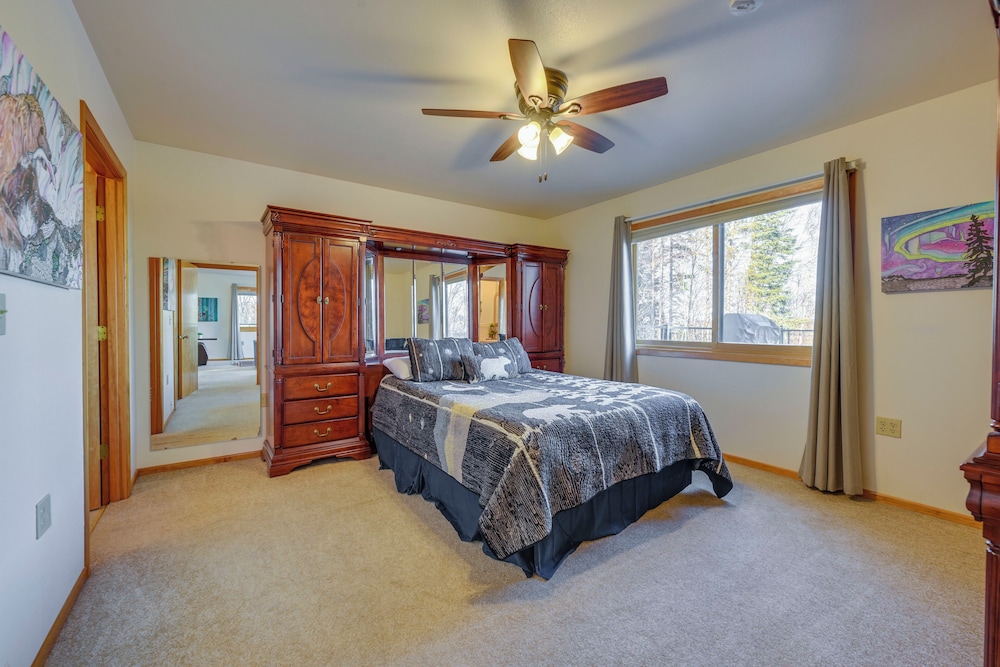 On-site Kenai River Fishing: Soldotna Apartment!