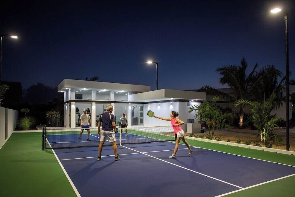 2bdr Oceanside Vacation Villa, Hotel Amenities v3