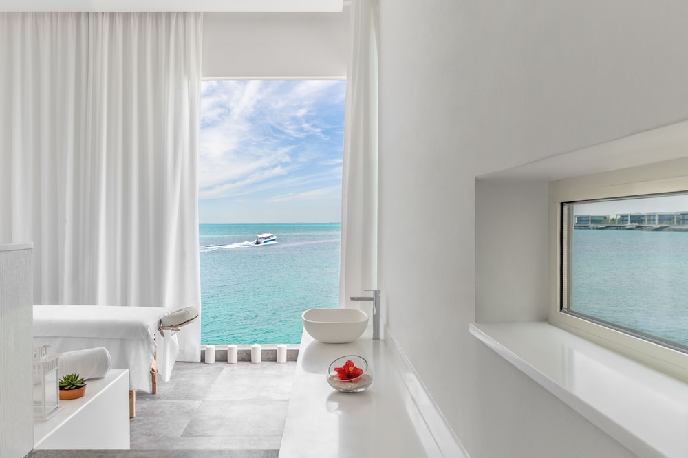 Nurai Island Resort