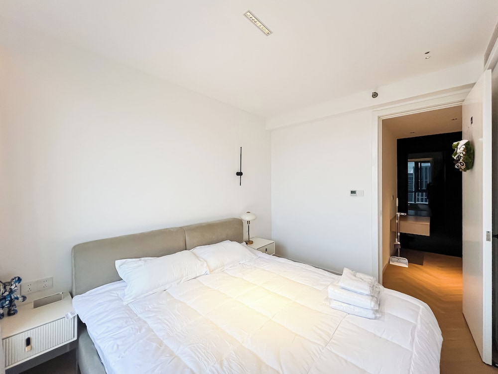 Book and Bed - SML Center