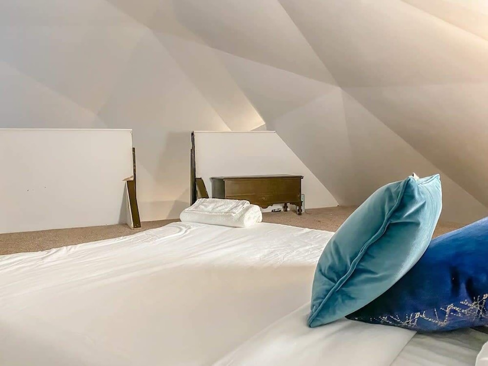 Bell Circle Eccentric Geodesic Dome-home