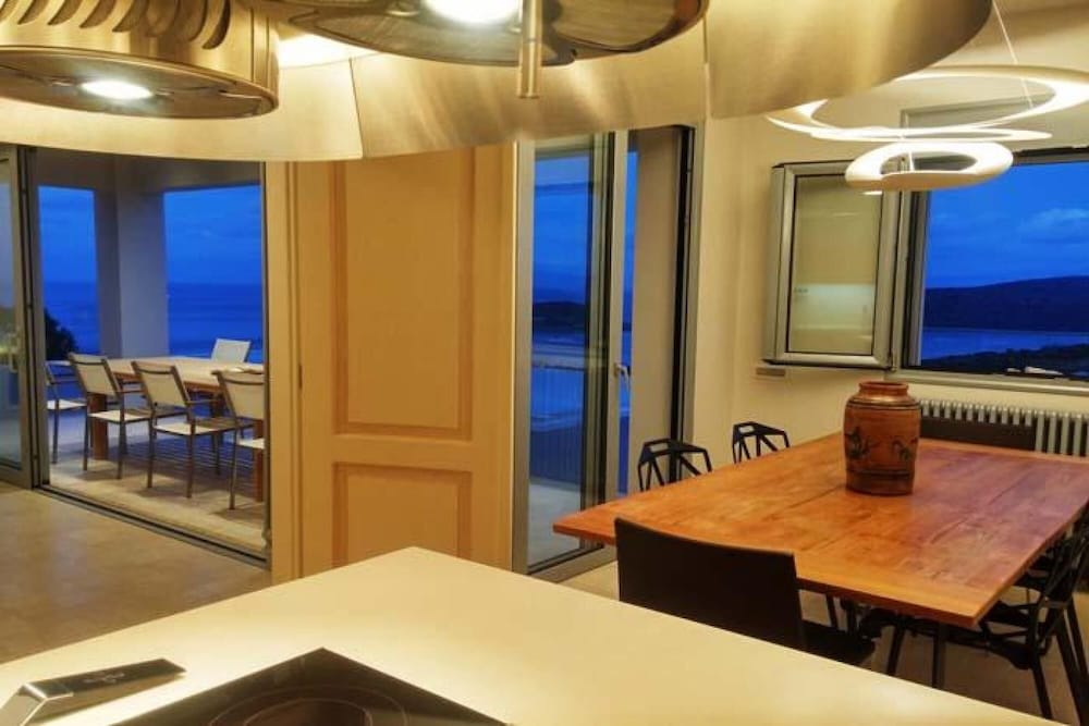 Sea View 3 Bedroom Villa Close to the Beach view 3