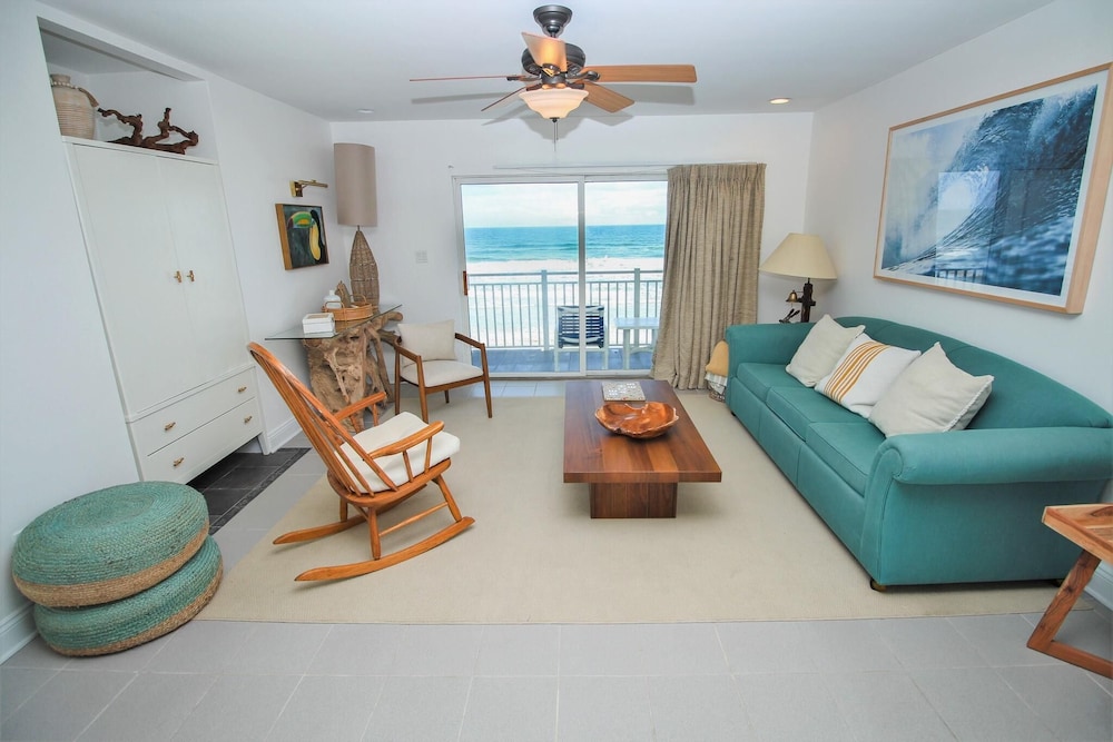 Colony Beach Club 223