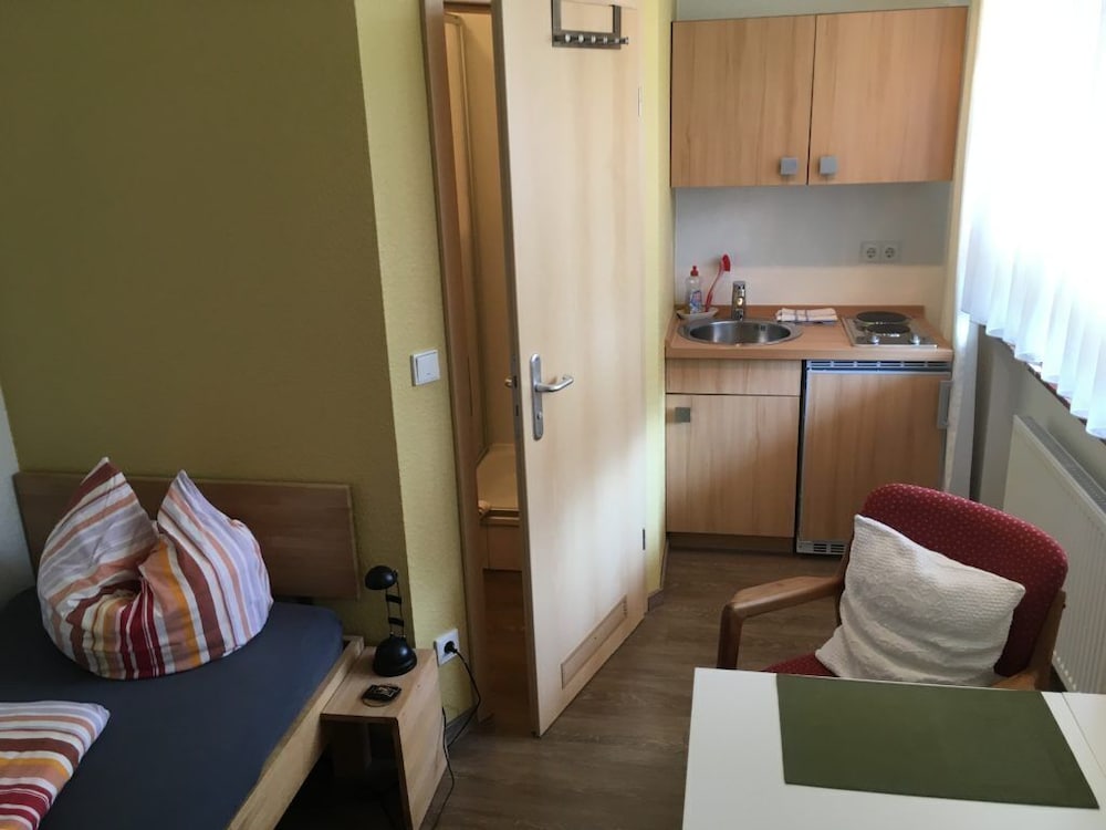 Taunusblick Ferienwohnung und Apartment view 2
