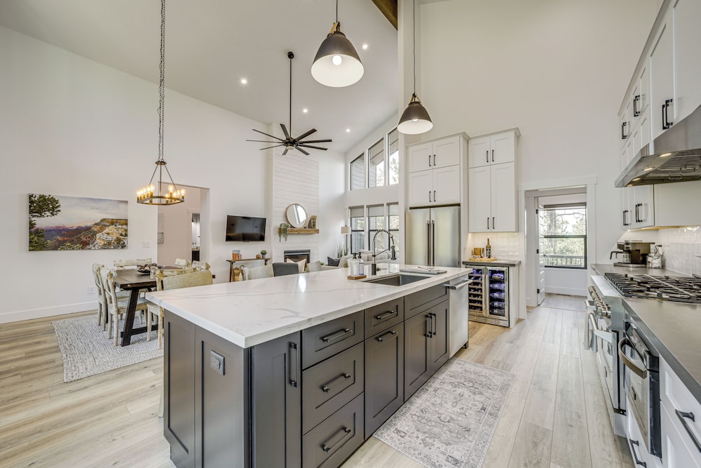Luxe Pine Home w/ Tonto National Forest Access!