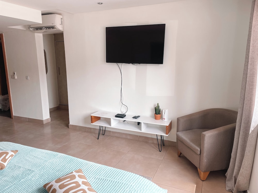 Sky Suites Airport