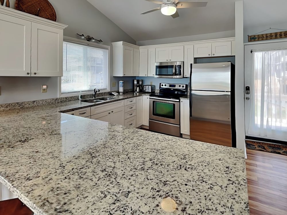 Hicks by Topsail Realty