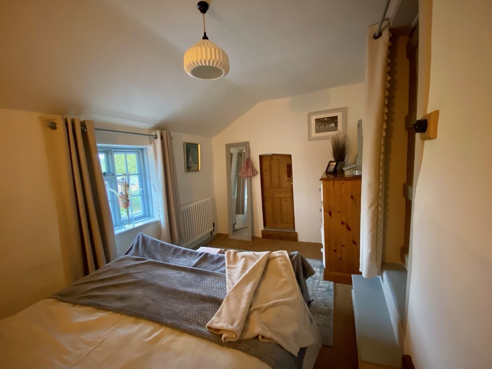 Fern Cottage Yoxford Suffolk - Whole House view 3