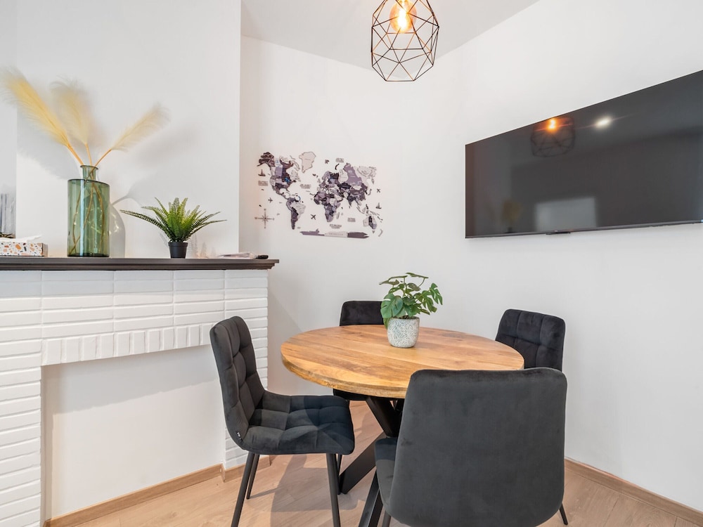 Renovated Apartment Near Beach