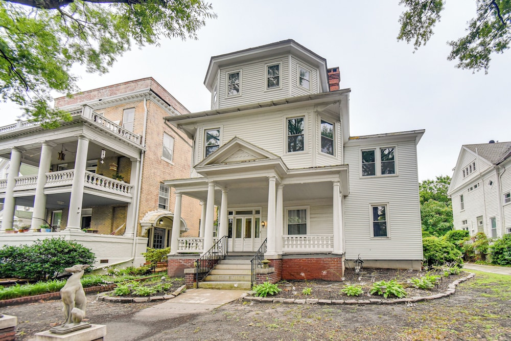 Walk to River & Downtown: Portsmouth Apartment!