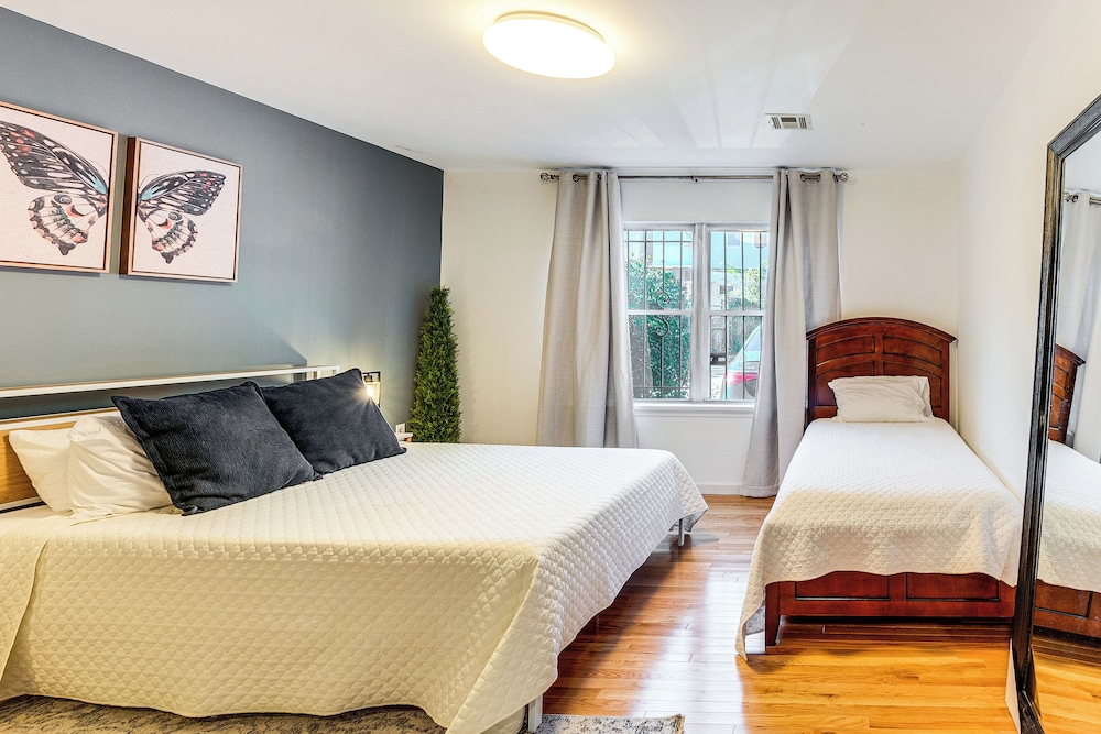 8 Mi to Nyc: Centrally Located Jersey City Apt!