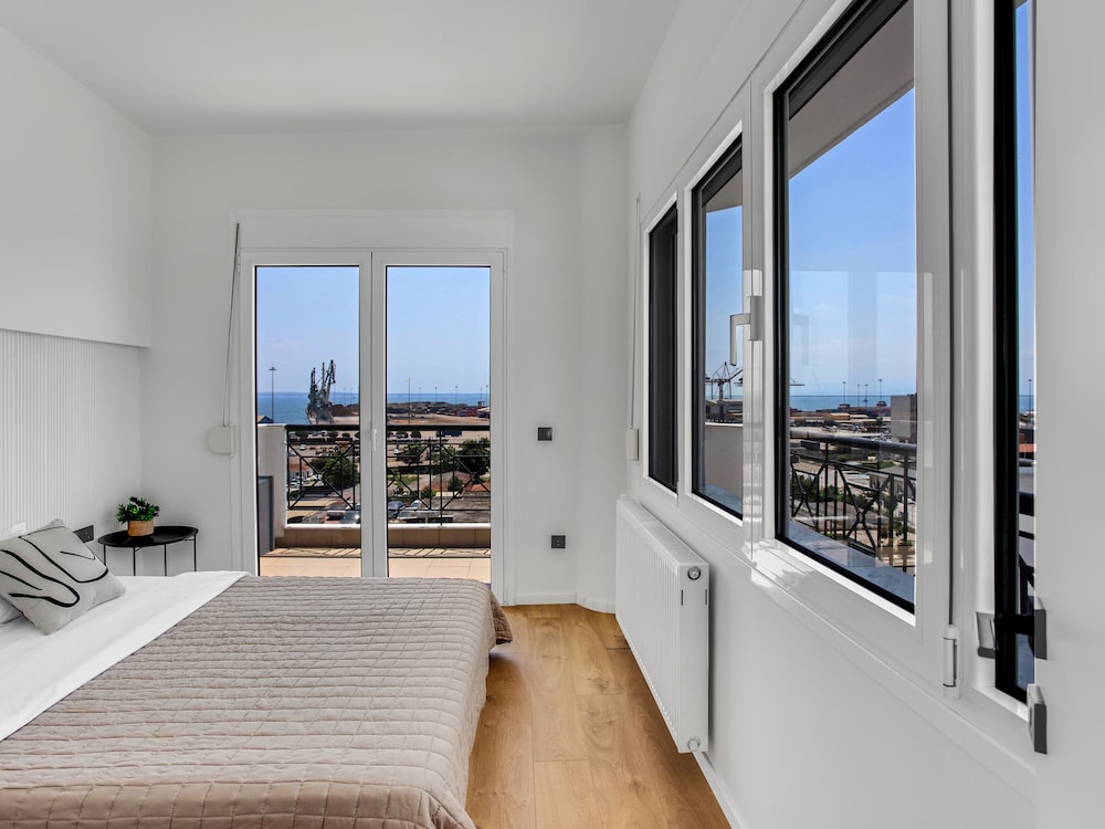 Sanders Arch - Minimalistic 1-bdr Apt w Balcony photo 5