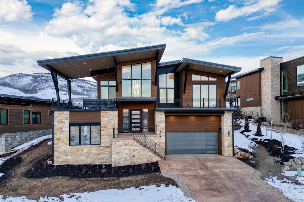 Orion by Avantstay Luxury 5bdr Ski Home w Views Minutes to Deer Valley Lift