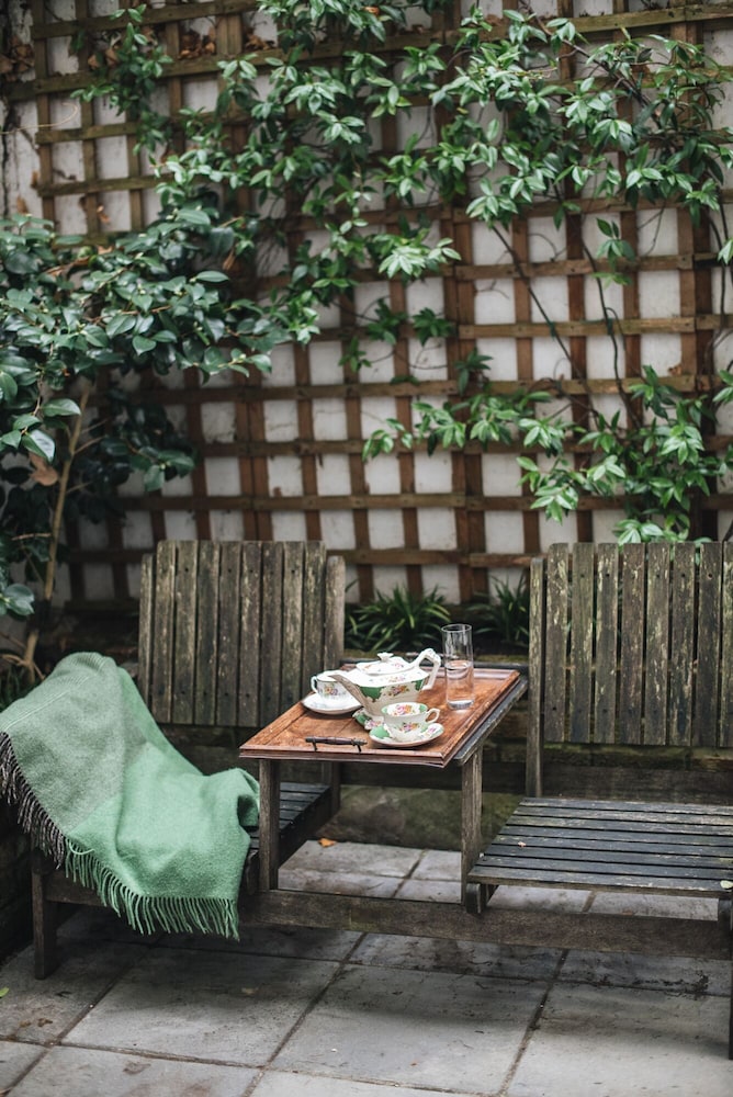 outdoor bbq area