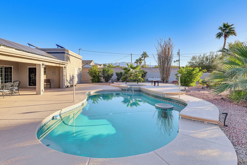Private Pool, Spa! Updated Home Near London Bridge