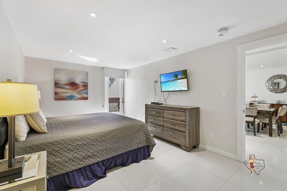 Bahia Mar Solare Resort Condos